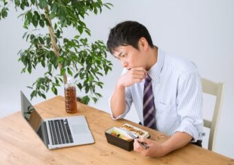 仕事をしながら「ながら食べ」
