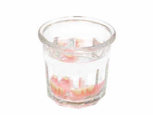 入れ歯のお手入れ